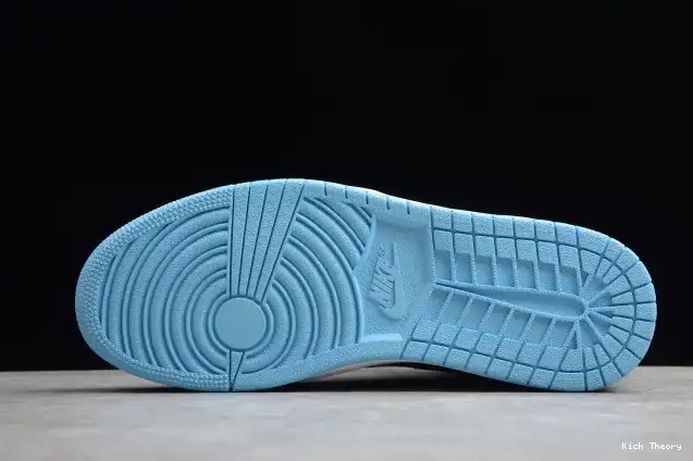 Kicked Out Shoe Store OG UNC Retro High 1 Air Patent Jordan CD0461-401 0526